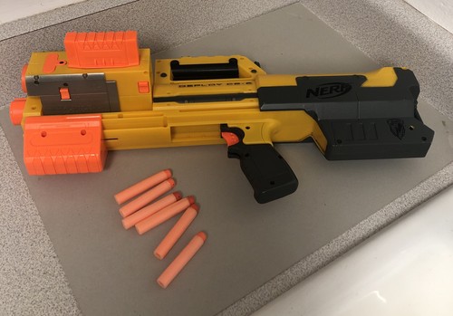 Nerf strike deploy - 21”,
